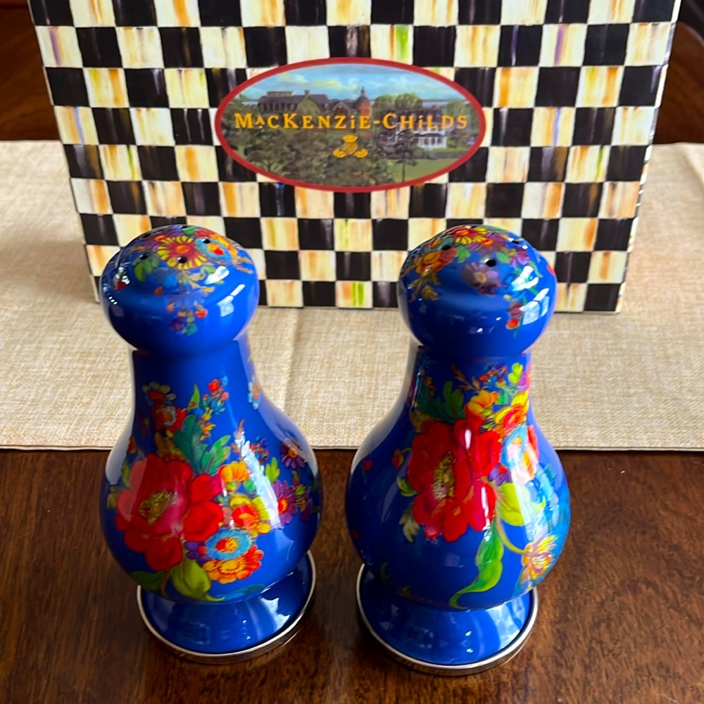 NWT Mackenzie Childs Blue Flower Market large size salt & pepper shakers Retired